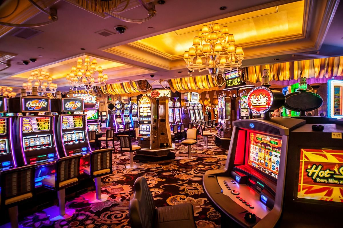 Video slot bonus round screen showing multiple paylines active